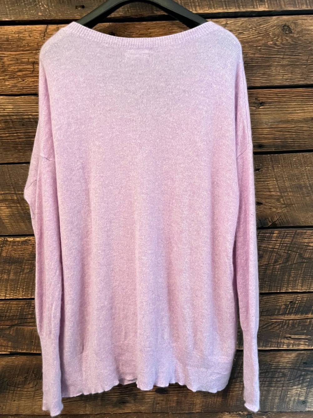 Halogen cashmere oversized v-neck sweater lavender, large - Picture 3 of 4